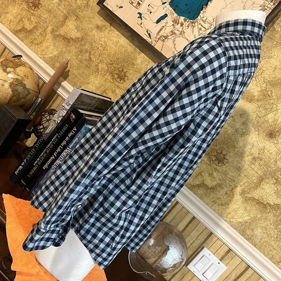 Abercrombie & Fitch Button Down. XXL - Picture 3 of 9